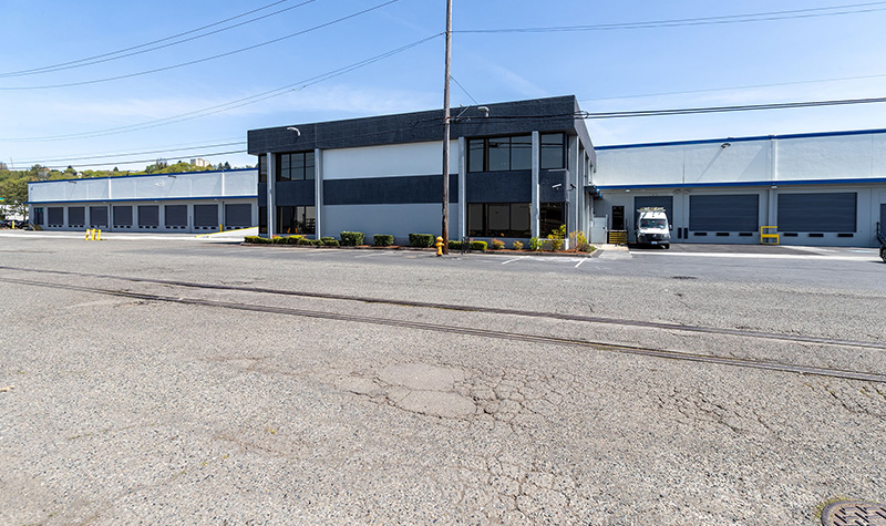 8th Ave Point Building Photo